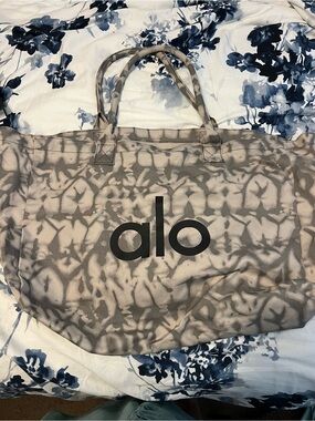 Alo Yoga Sheer Bags SHEER TOTE BAG  ALO Indonesia